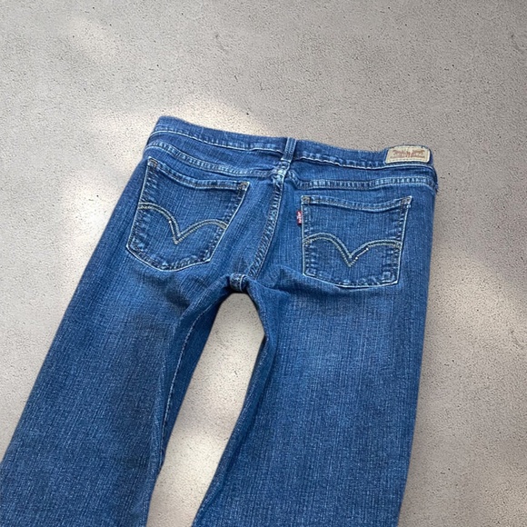 Levi’s 515 Mid-High Bootcut Jeans - Picture 3 of 7